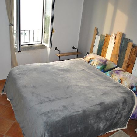 White Garden - Apartment With Access To The Lake Льерна Экстерьер фото