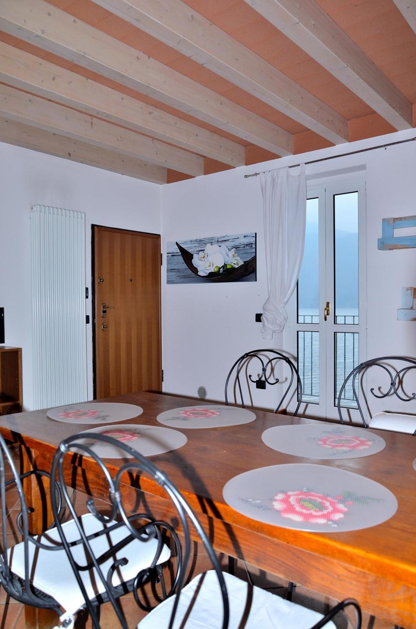 White Garden - Apartment With Access To The Lake Льерна Экстерьер фото